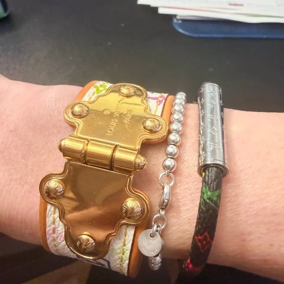 Louis Vuitton x Murakami cuff - Authentic - Picture 4 of 8